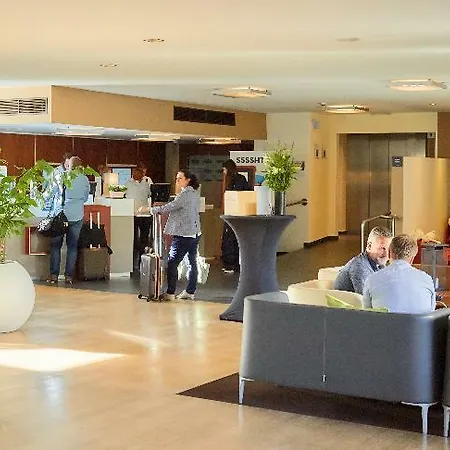 Novotel - Ekeren מלון 4*